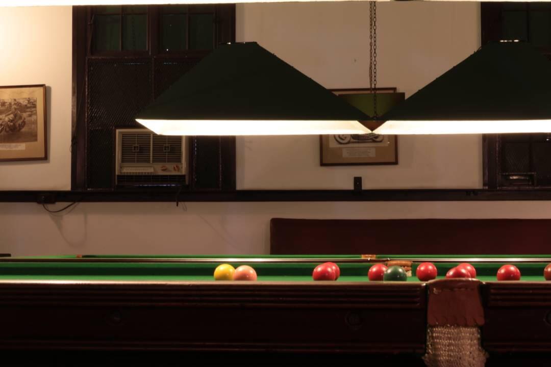 Отель Bulawayo Club Экстерьер фото