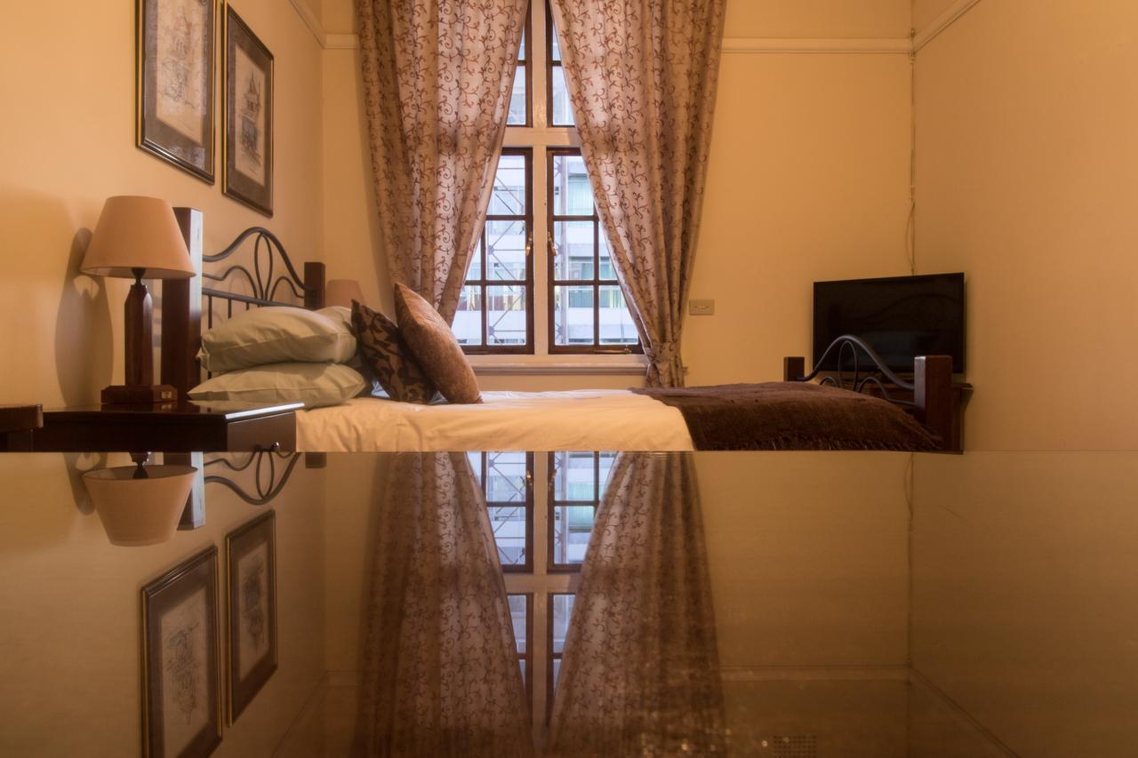 Отель Bulawayo Club Экстерьер фото